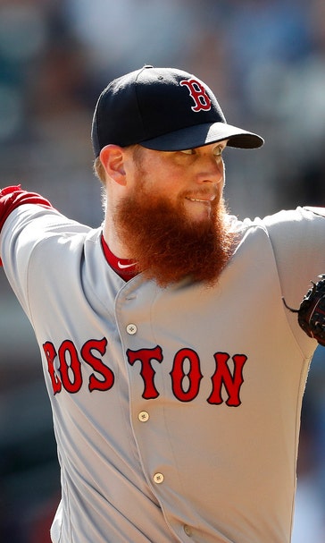 Kimbrel on Cubs: 'I'm happy where I am'
